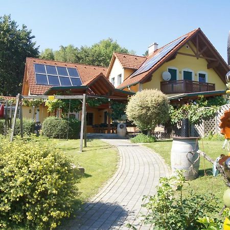 Riegler'S Buschenschank Fürstenfeld Exterior foto